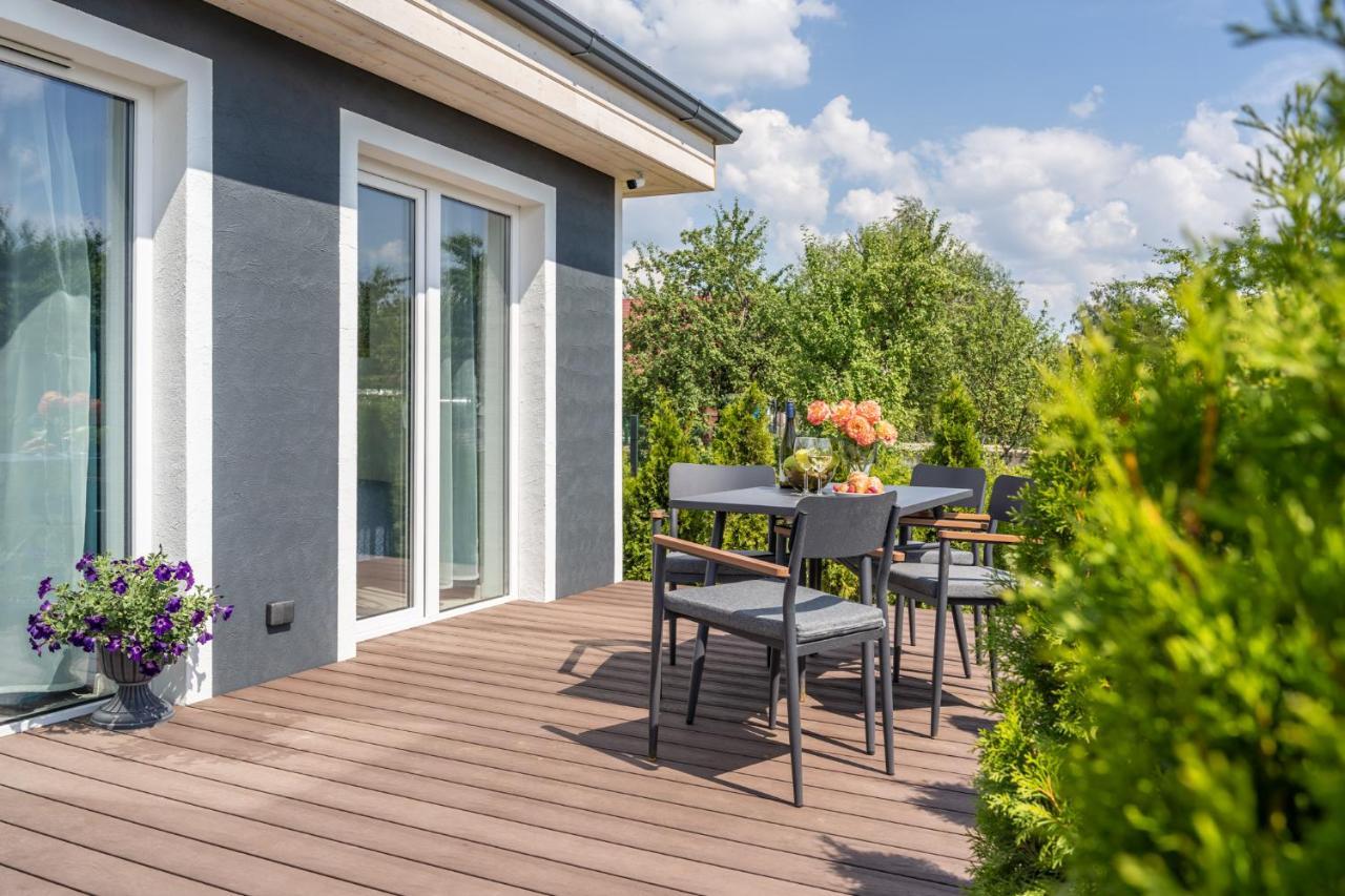 Family Garden House With Free Private Parking & Playground Villa Riga Luaran gambar