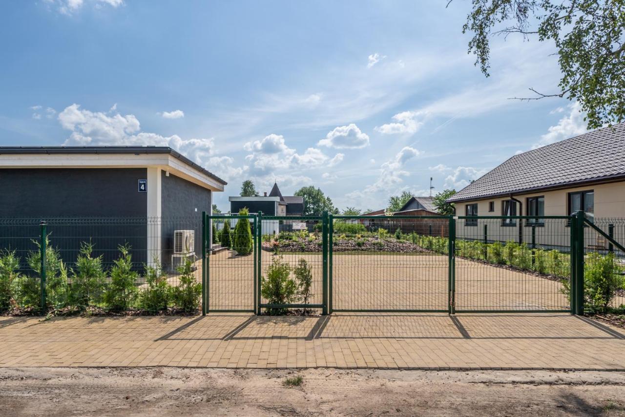 Family Garden House With Free Private Parking & Playground Villa Riga Luaran gambar