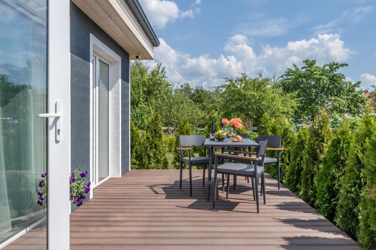 Family Garden House With Free Private Parking & Playground Villa Riga Luaran gambar